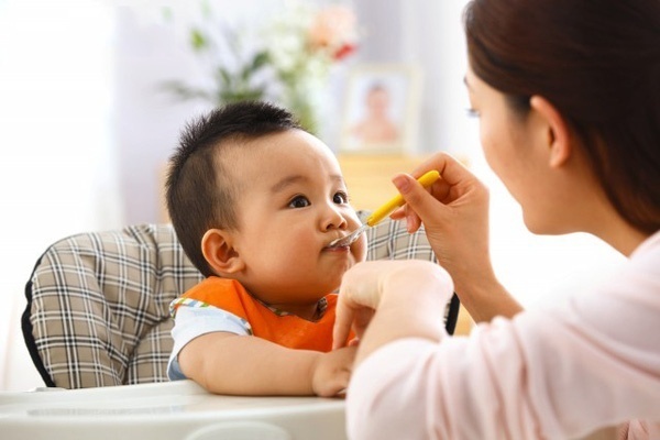 Bồ của chồng đưa tiền ‘moi’ được từ anh cho tôi nuôi con tham-tu-tu-sai-gon-chong-ngoai-tinh-moi-tien