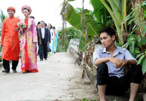 nguoi-yeu-di-lay-chong-theo-doi-ngoai-tinh